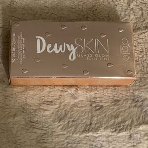 Ciaté Dewy Skin Glass Glow Skin Tint